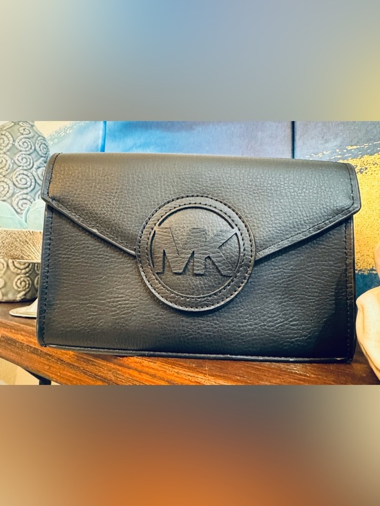 Michael Kors Handbags - Michael Kors Black Leather S/M belt with Pouch